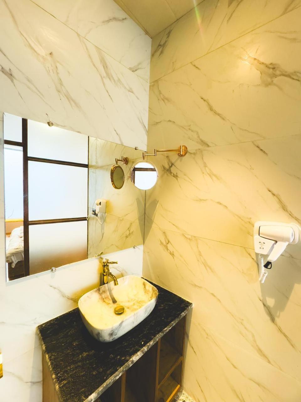 Infinity Sky Glamps Hotell Manāli Eksteriør bilde
