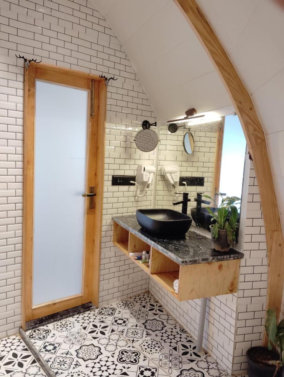 Infinity Sky Glamps Hotell Manāli Eksteriør bilde